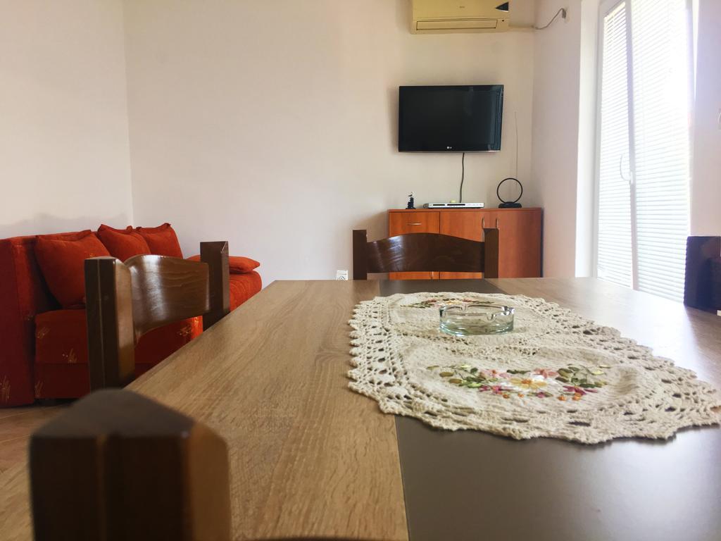 Milmaris Apartments ティヴァト エクステリア 写真